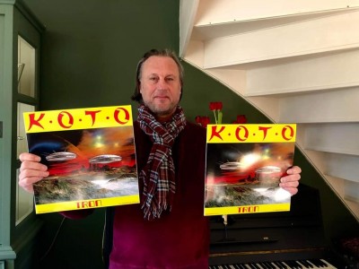 Michiel Van Der Kuy with Koto Single.jpg